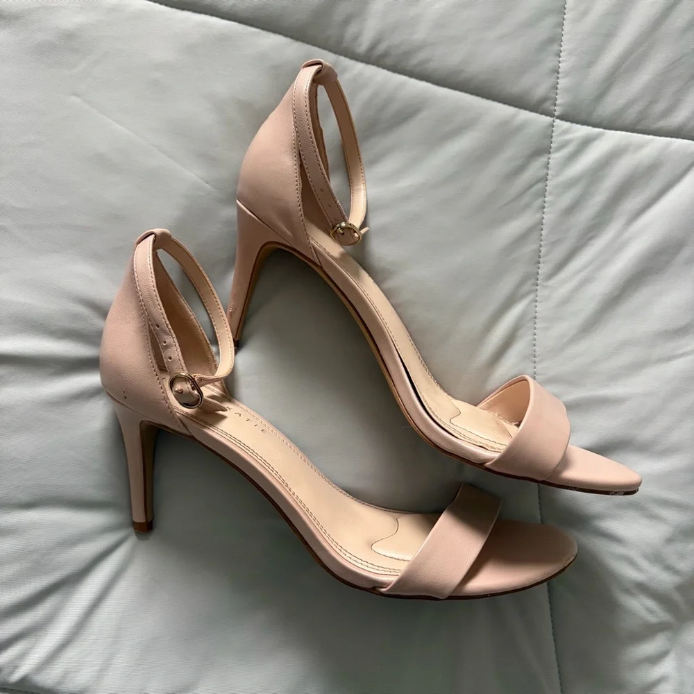 Kellie & Katie: Women's Natural Lixie Sandal - Picture 3 of 8